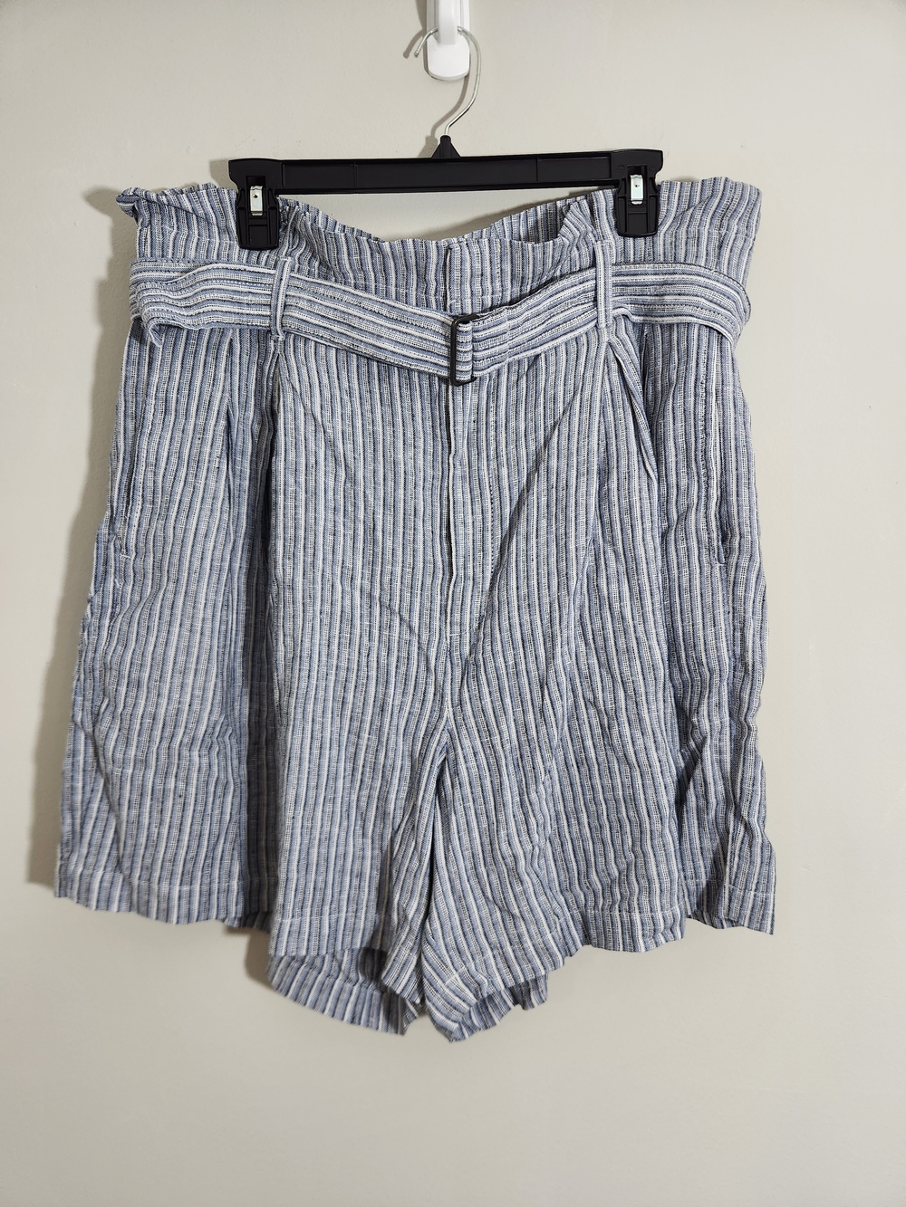 Banana Republic Linen Blend Paperbag Waist Shorts 5.5" Ins Pin Stripe High-rise